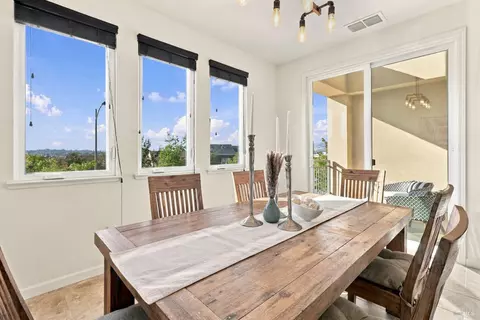 Dining - 634 Jade St, Petaluma, CA 94952 photo 3 of 3