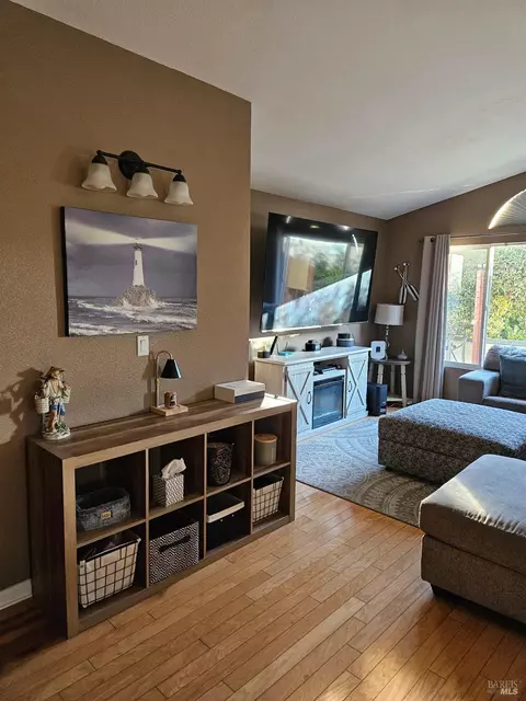 Living - 919 Lighthouse Ct, Vallejo, CA 94590 photo 1 of 1