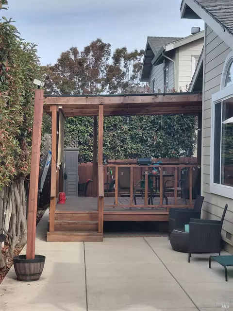 Exterior - 919 Lighthouse Ct, Vallejo, CA 94590 photo 2 of 4