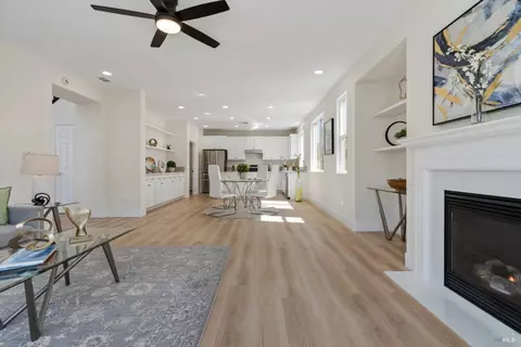 Living - 129 Picasso Dr, Oakley, CA 94561 photo 2 of 2