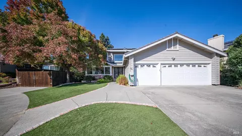 Exterior - 140 Shetland Ct, Vallejo, CA 94591 photo 7 of 30