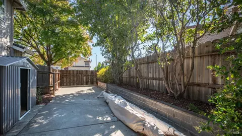 Exterior - 140 Shetland Ct, Vallejo, CA 94591 photo 28 of 30