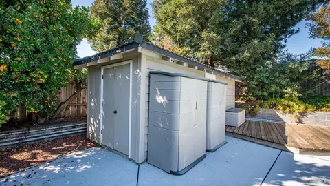 Exterior - 140 Shetland Ct, Vallejo, CA 94591 photo 17 of 30