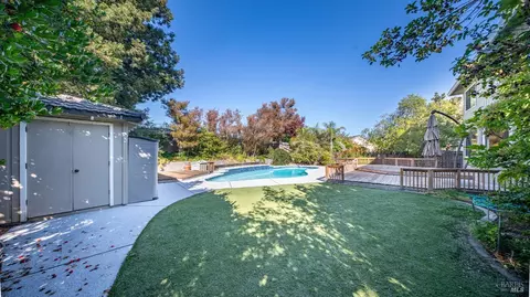 Exterior - 140 Shetland Ct, Vallejo, CA 94591 photo 13 of 30