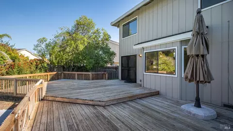 Exterior - 140 Shetland Ct, Vallejo, CA 94591 photo 15 of 30