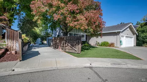 Exterior - 140 Shetland Ct, Vallejo, CA 94591 photo 2 of 30