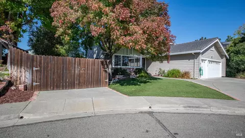 Exterior - 140 Shetland Ct, Vallejo, CA 94591 photo 4 of 30