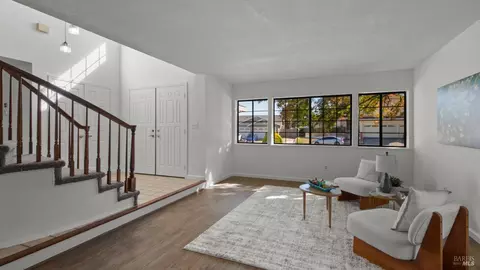 Living - 140 Shetland Ct, Vallejo, CA 94591 photo 3 of 10