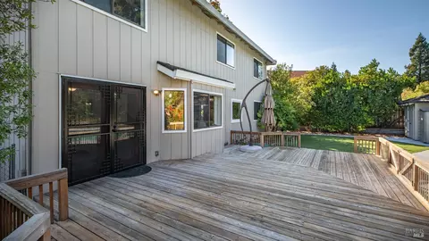 Exterior - 140 Shetland Ct, Vallejo, CA 94591 photo 10 of 30