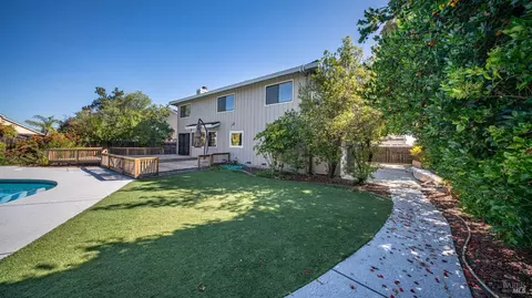 Exterior - 140 Shetland Ct, Vallejo, CA 94591 photo 24 of 30