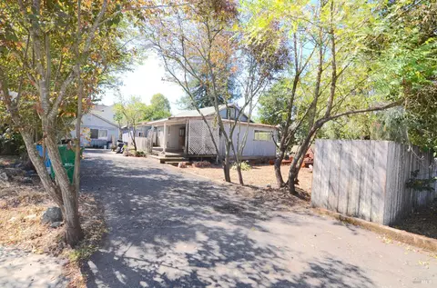 2610 Giffen Ave, Santa Rosa, CA 95407