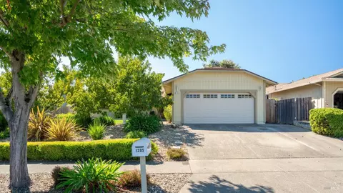 1205 Marble St, Santa Rosa, CA 95407
