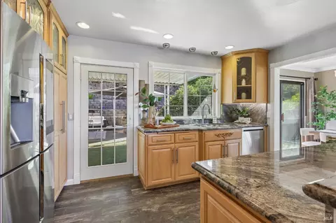 Kitchen - 25 Sereno Pl, Vallejo, CA 94589 photo 5 of 5