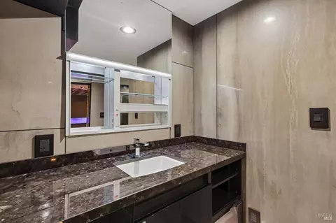 Bath - 25 Sereno Pl, Vallejo, CA 94589 photo 5 of 8