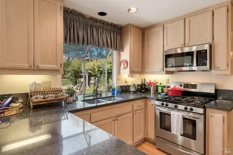 Kitchen - 413 Buena Tierra Ct, Windsor, CA 95492 photo 1 of 3
