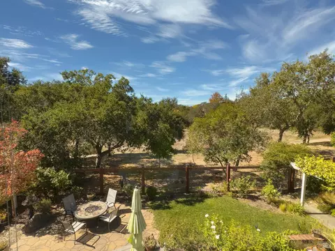 Exterior - 413 Buena Tierra Ct, Windsor, CA 95492 photo 1 of 12