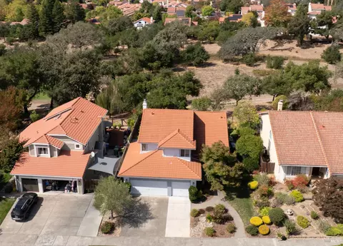 View/Area - 413 Buena Tierra Ct, Windsor, CA 95492 photo 1 of 2