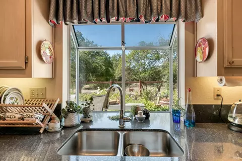 Kitchen - 413 Buena Tierra Ct, Windsor, CA 95492 photo 2 of 3