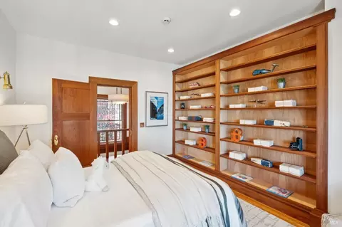 Bedroom - 47 Bulkley Ave, Sausalito, CA 94965 photo 7 of 9