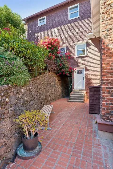 Exterior - 47 Bulkley Ave, Sausalito, CA 94965 photo 8 of 21