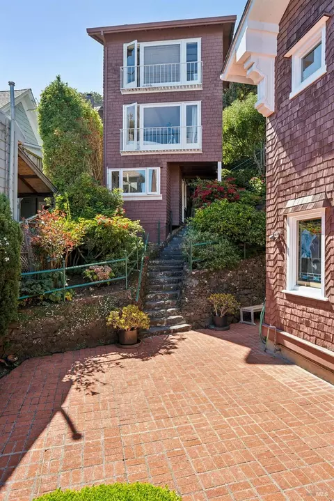 Exterior - 47 Bulkley Ave, Sausalito, CA 94965 photo 9 of 21