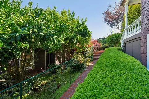 Exterior - 47 Bulkley Ave, Sausalito, CA 94965 photo 14 of 21