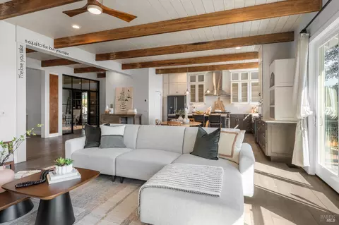 2835 Bardy Rd, Santa Rosa, CA 95404