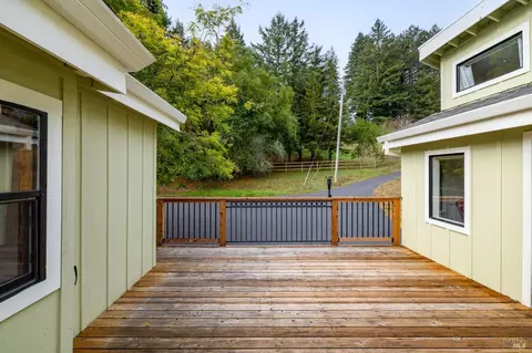 Exterior - 819 Jonive Rd, Sebastopol, CA 95472 photo 8 of 20