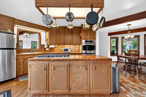 Kitchen - 819 Jonive Rd, Sebastopol, CA 95472 photo 4 of 4