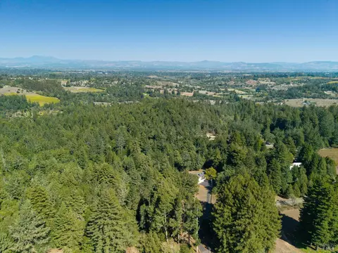 View/Area - 819 Jonive Rd, Sebastopol, CA 95472 photo 3 of 6