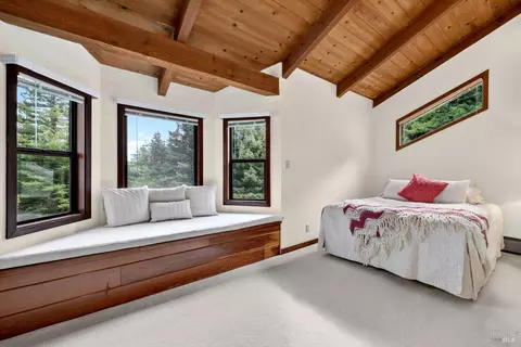 Bedroom - 819 Jonive Rd, Sebastopol, CA 95472 photo 6 of 8