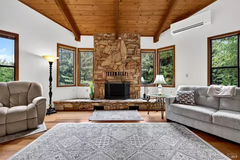Living - 819 Jonive Rd, Sebastopol, CA 95472 photo 2 of 6