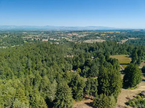 View/Area - 819 Jonive Rd, Sebastopol, CA 95472 photo 2 of 6