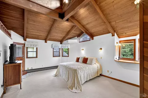 Bedroom - 819 Jonive Rd, Sebastopol, CA 95472 photo 4 of 8