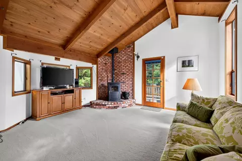 Living - 819 Jonive Rd, Sebastopol, CA 95472 photo 3 of 6