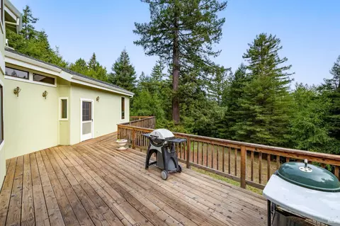 Exterior - 819 Jonive Rd, Sebastopol, CA 95472 photo 11 of 20