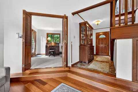 Entry Way - 819 Jonive Rd, Sebastopol, CA 95472 photo 4 of 5