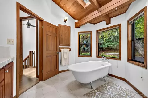 Bath - 819 Jonive Rd, Sebastopol, CA 95472 photo 6 of 8