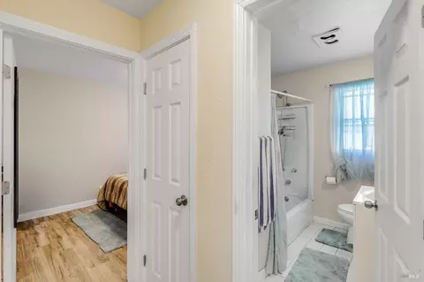 Entry Way - 419 Annette Ave, Vallejo, CA 94591 photo 3 of 3