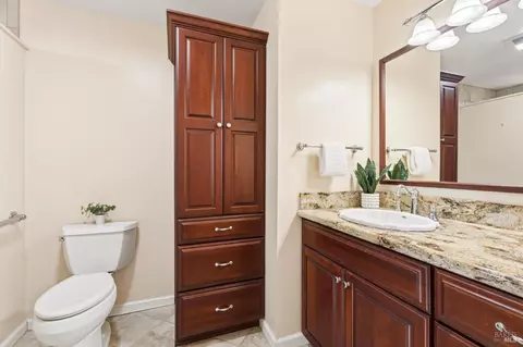Bath - 1691 Crane Rd, Ukiah, CA 95482 photo 1 of 3