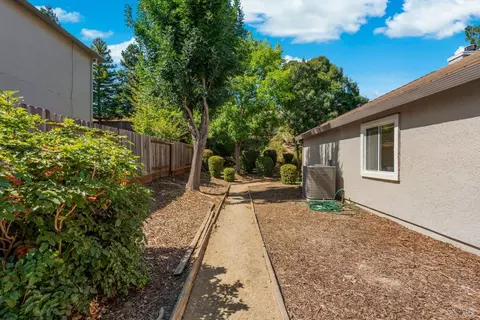 Exterior - 3585 Tassajara Ct, Fairfield, CA 94533 photo 7 of 8