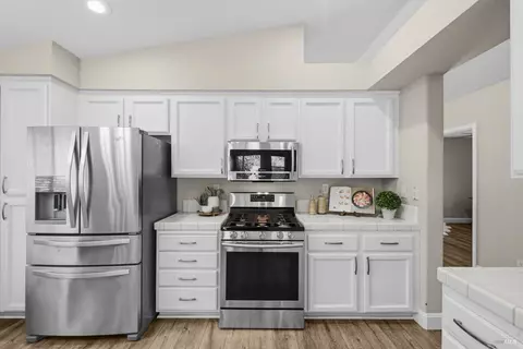 Kitchen - 3585 Tassajara Ct, Fairfield, CA 94533 photo 3 of 3