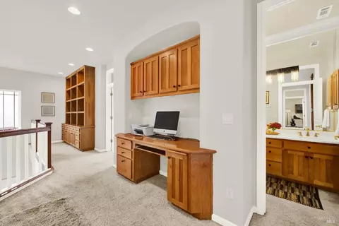 Entry Way - 5827 Cabernet Dr, Vallejo, CA 94591 photo 4 of 7