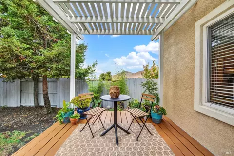 Exterior - 5827 Cabernet Dr, Vallejo, CA 94591 photo 13 of 31