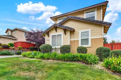 Exterior - 5827 Cabernet Dr, Vallejo, CA 94591 photo 6 of 31