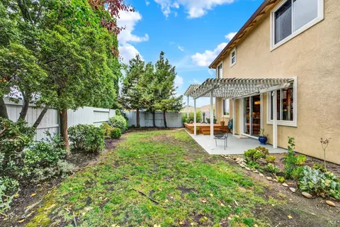 Exterior - 5827 Cabernet Dr, Vallejo, CA 94591 photo 22 of 31