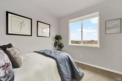 Bedroom - 5827 Cabernet Dr, Vallejo, CA 94591 photo 4 of 9