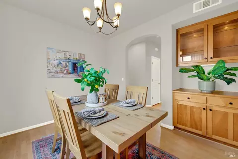 Dining - 5827 Cabernet Dr, Vallejo, CA 94591 photo 3 of 3