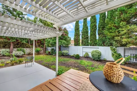 Exterior - 5827 Cabernet Dr, Vallejo, CA 94591 photo 15 of 31