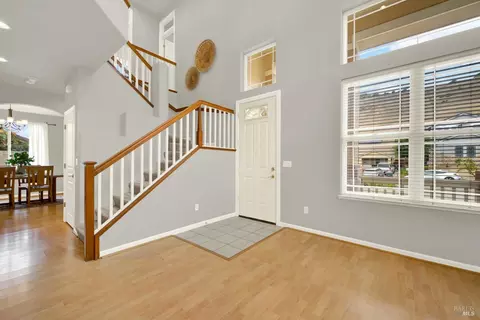 Entry Way - 5827 Cabernet Dr, Vallejo, CA 94591 photo 2 of 7